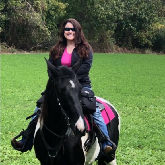 Meet your Posher, Laura - Picture 3 of 3